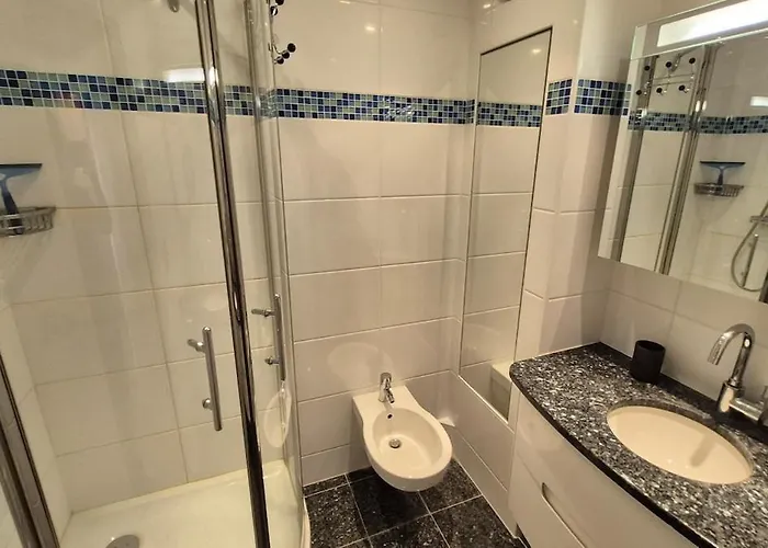 Les Vues De Lily - *